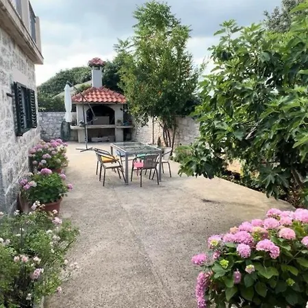 Holiday home Rosa, 46a, Brac *