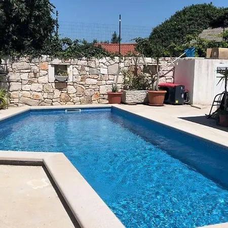 Rosa, 46a, Brac Dračevica